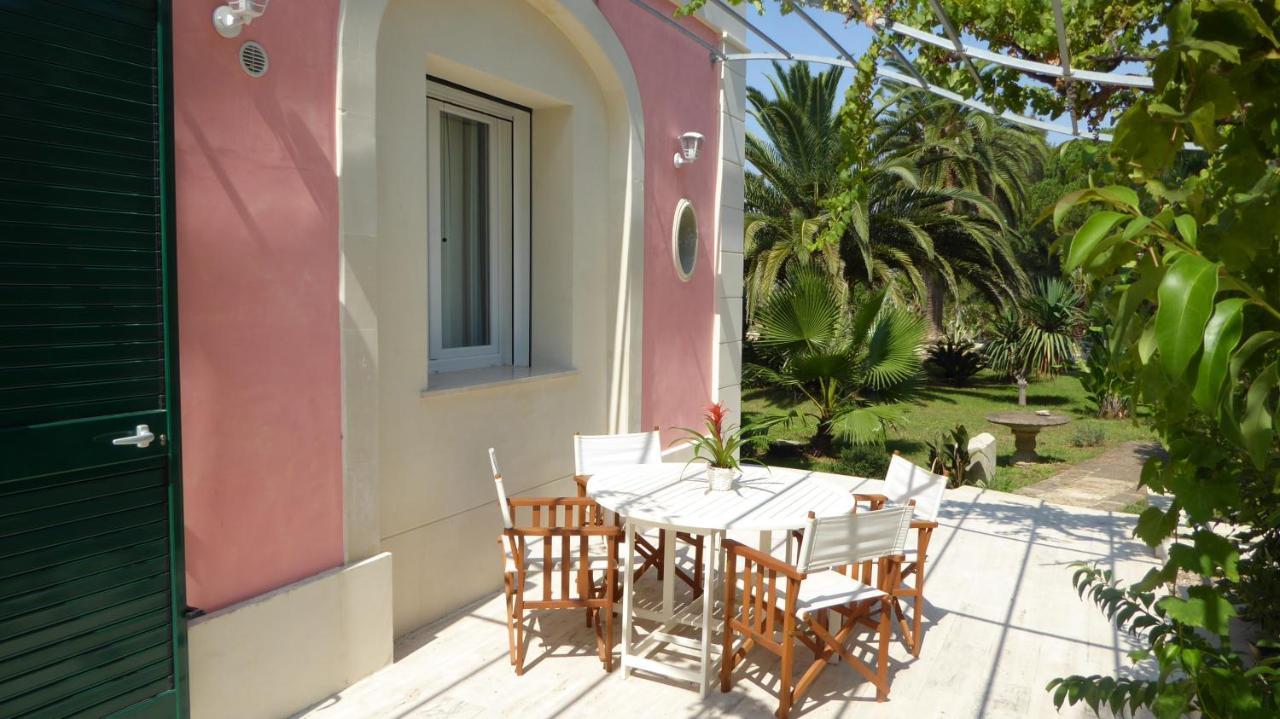 Villa Sirgole Rosa With Pool, Galatina Cutrofiano Eksteriør billede